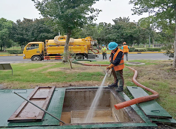 八宿化油池清理